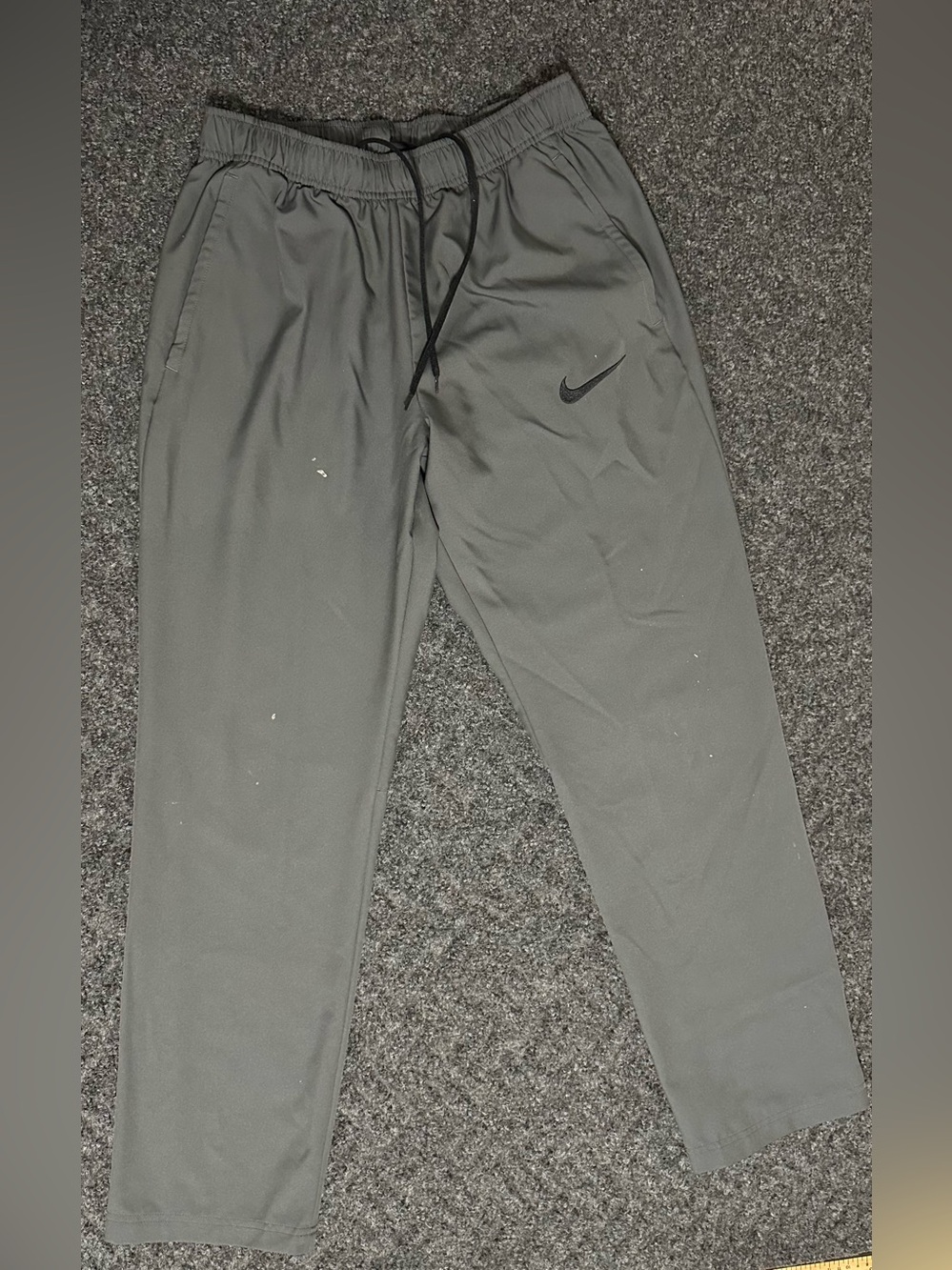 Nike Dri-FIT Men’s Athletic Pants – Gray – Size M